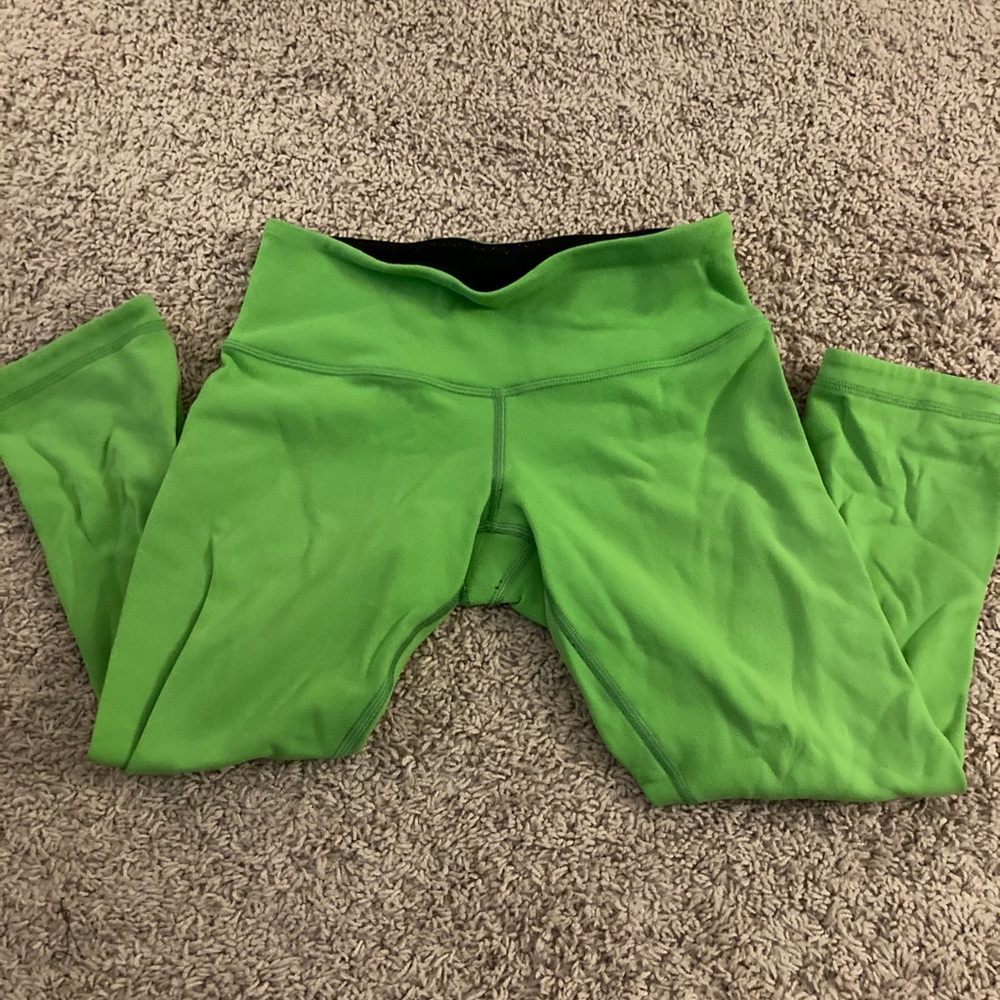 Lululemon Capri workout pants